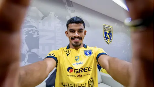 بعد صراع رباعي دوري روشن.. التعاون يتمسك بسعر سعد الناصر ويرفض التخفيض!