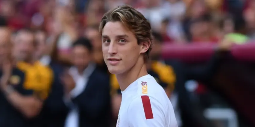 Previously Sidelined by Heart Issue: Bove Bids Farewell to Fans at Roma’s Home Stadium