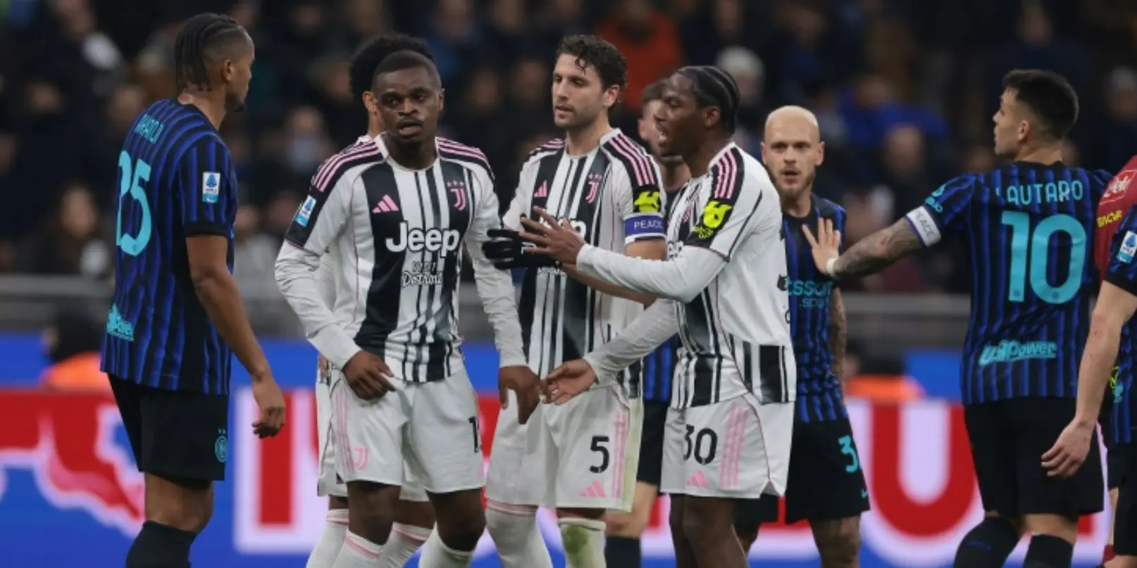 رسمي: مسؤولو يوفنتوس جيورجيو كييليني معلق؛ حظر بيير كالولو لمباراة واحدة مؤكد