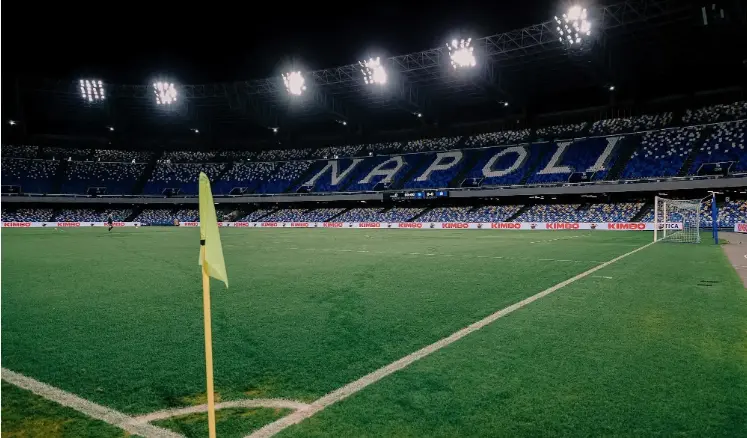 يويفا يرفض استئناف آينتراخت فرانكفورت.. جماهير نابولي ستغيب عن معقل النادي الألماني
